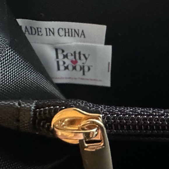 Betty Boop x LANY Wristlet Wallet NWT ♥️ - Picture 11 of 14